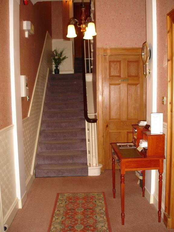 Butlers Guest House Aberdeen Room photo